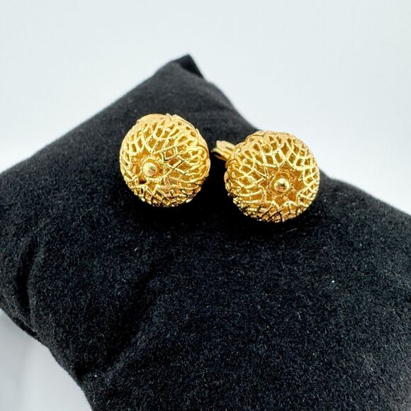 Vintage Ball Filigree Earrings Monet Clip On Glamour Gatsby Timeless Retro - Picture 1 of 6